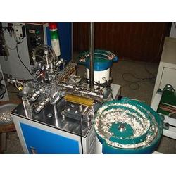 自動(dòng)化未來(lái) 自動(dòng)鉚接機(jī)批發(fā)供應(yīng)與機(jī)器人研發(fā)的協(xié)同發(fā)展